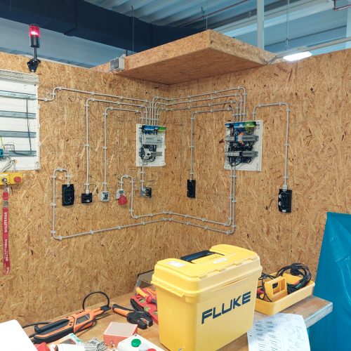 Gesellenprüfung Teil 2 Elektroniker Für Energie Und Gebäudetechnik 2013 Praktische Gesellenprüfung Elektroniker Energie- und Gebäudetechnik